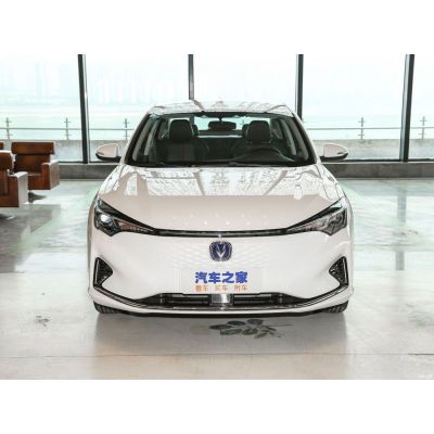 Чотиридверний седан EADO 460 EV