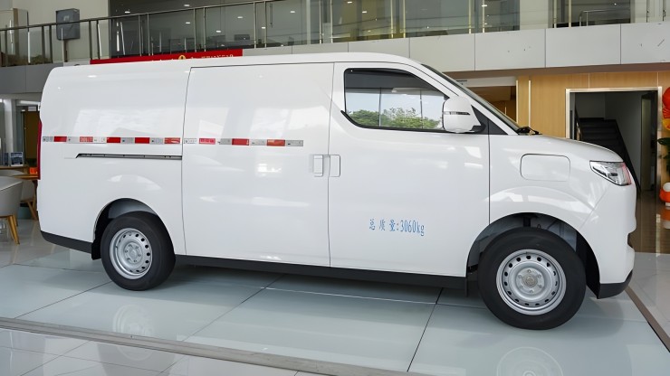 Electric Cargo Van-EC75